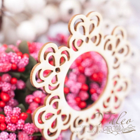 Чипборд Valeo Ажурная рамка 72*75мм V1508