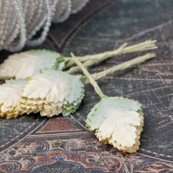 Листя маргаритки паперові 3,5*2,5см бежево-зелені, 10шт