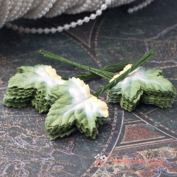 Листя клена паперові 3*3см бежево-зелені, 10шт