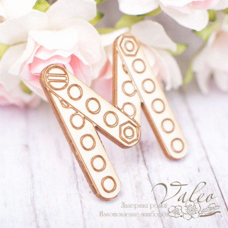 Чипборд Valeo Буква М 28*34мм V1814